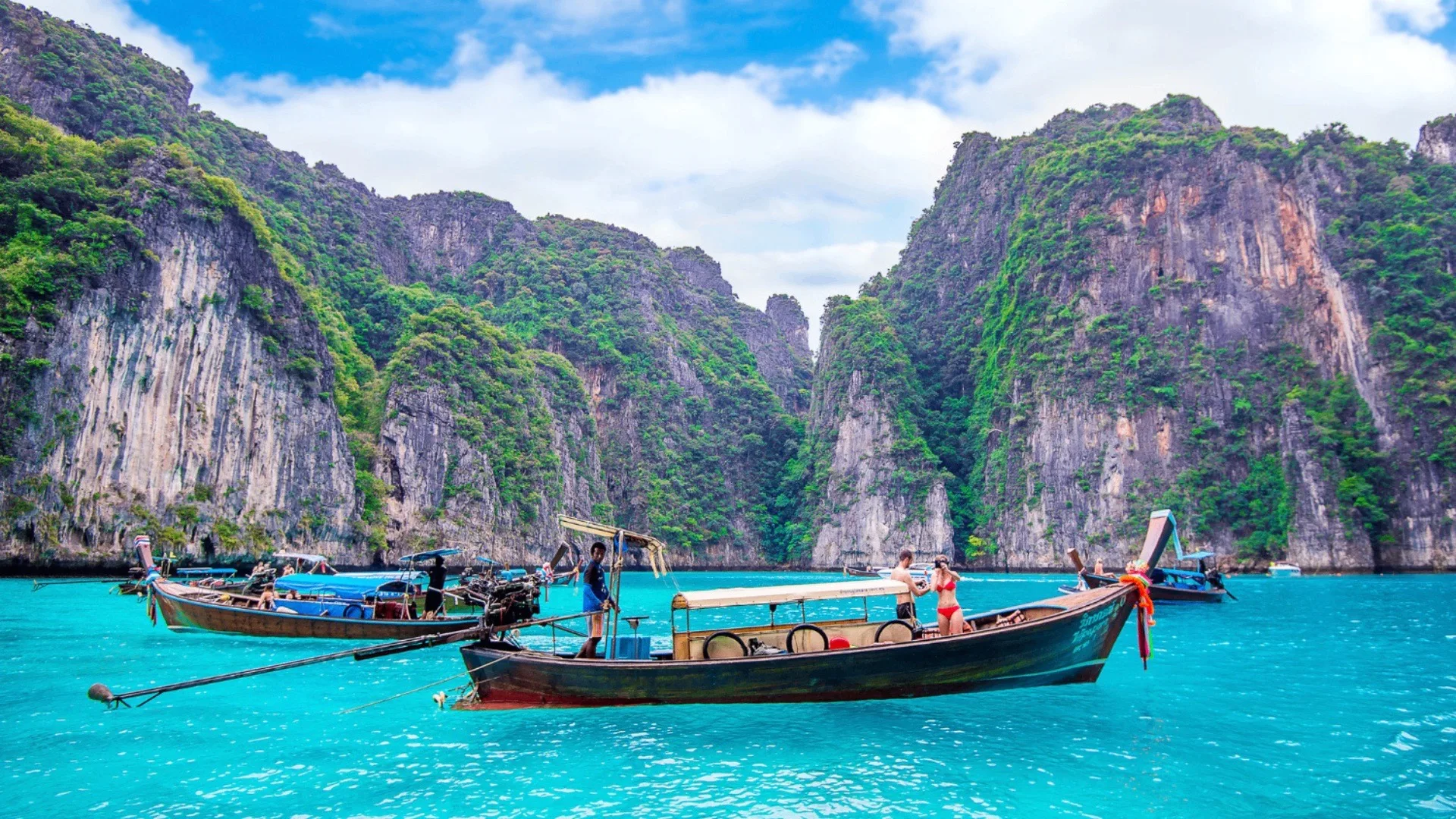 Barcos em Phi Phi